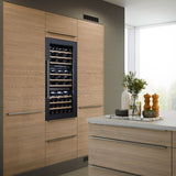 Temptech Oslo OZ124DB-24 inbouw wijnkoelkast, in een keuken